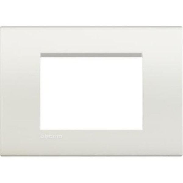 Bticino livinglight placca 3 moduli, forma rettangolare, bianco