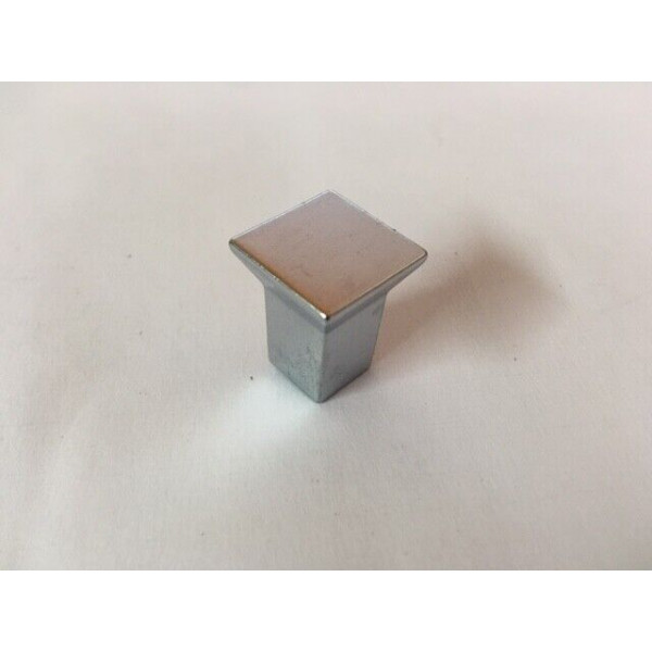  POMOLO ZAMA QUADRATO SATINATO 18X18MM CROMATO 
